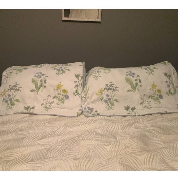 Pair of Croscill Standard Size Botanical Floral Quilted Polyfill Pillow Shams